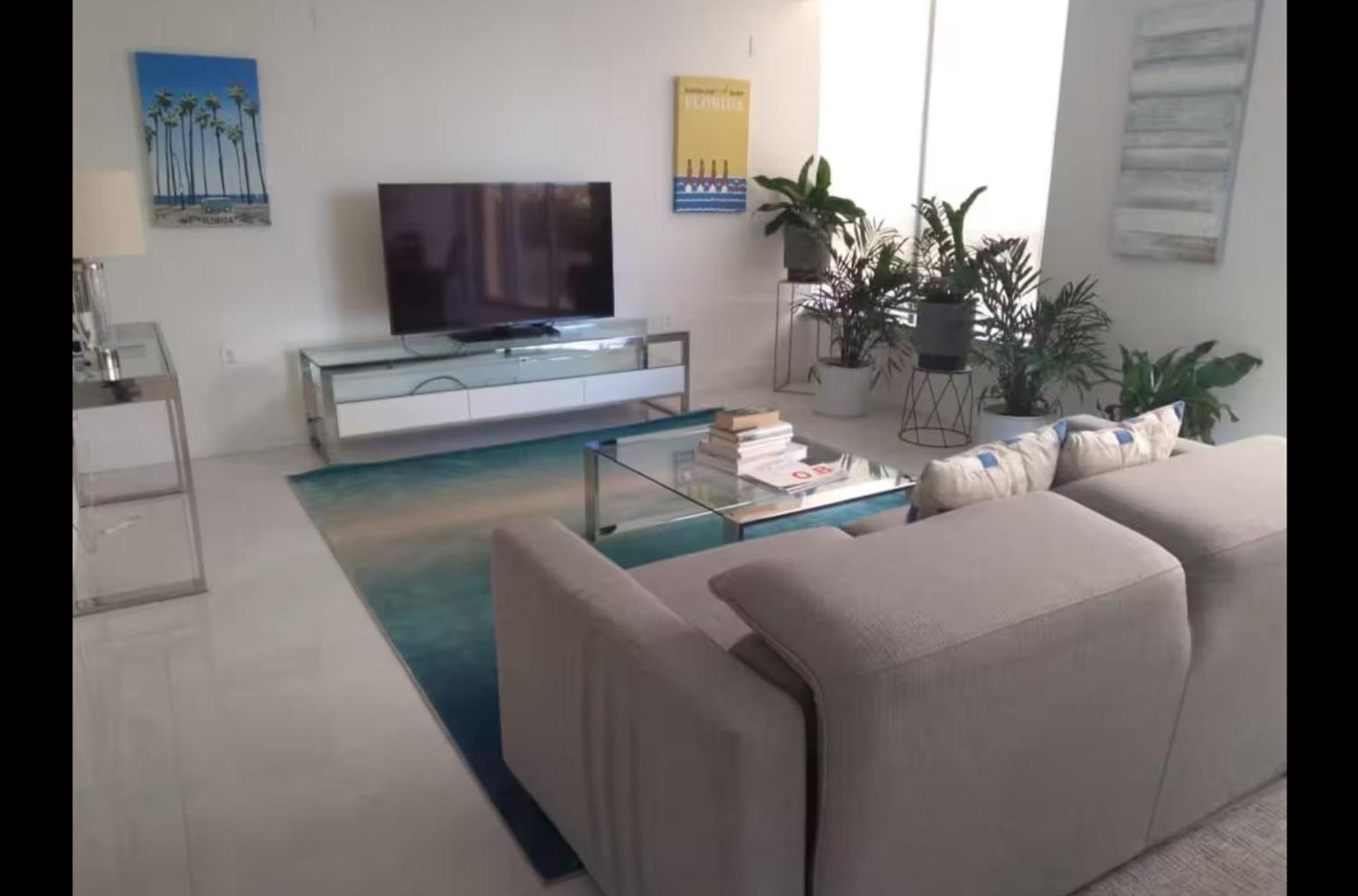 Beachfront Bentley Hotel One Bedroom Suite With Balcony And Beach Access マイアミビーチ エクステリア 写真