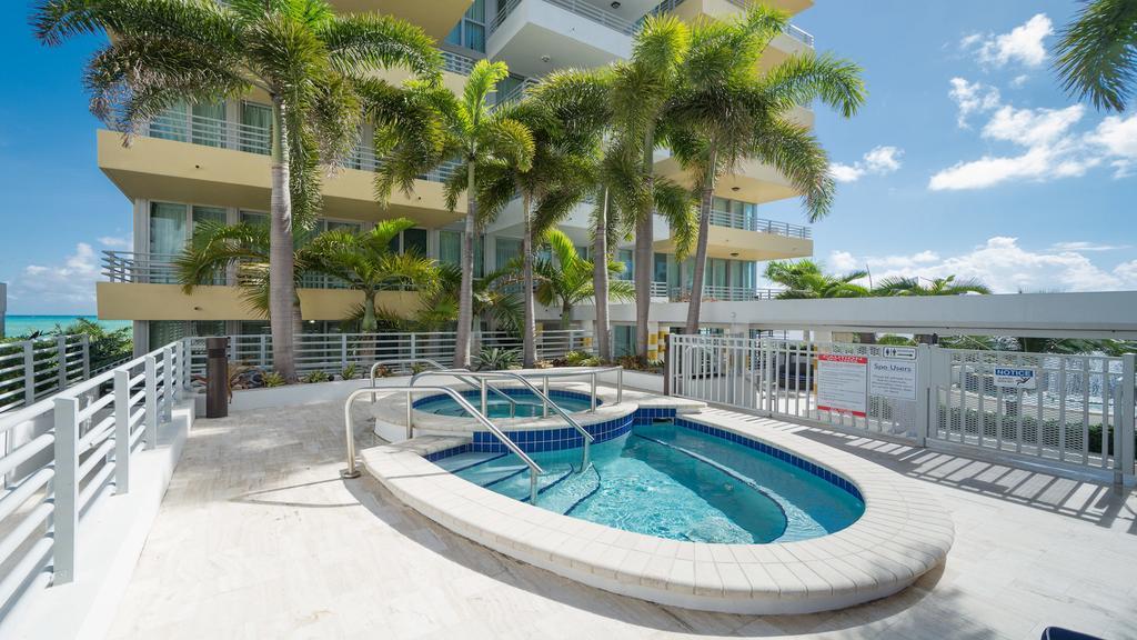Beachfront Bentley Hotel One Bedroom Suite With Balcony And Beach Access マイアミビーチ エクステリア 写真