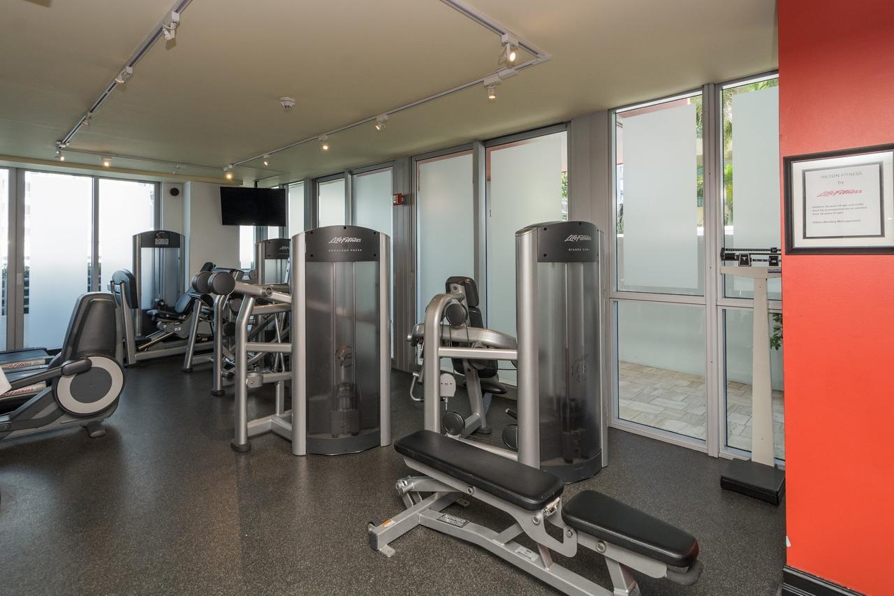 Beachfront Bentley Hotel One Bedroom Suite With Balcony And Beach Access マイアミビーチ エクステリア 写真